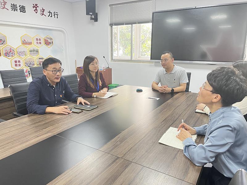 支委会照片.jpg 支委会照片.jpg