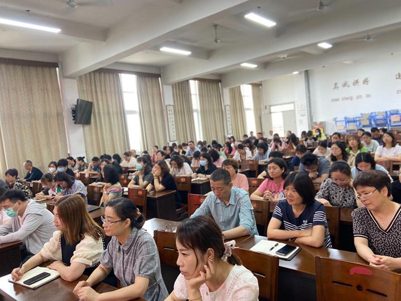 集体学习.jpg 集体学习.jpg